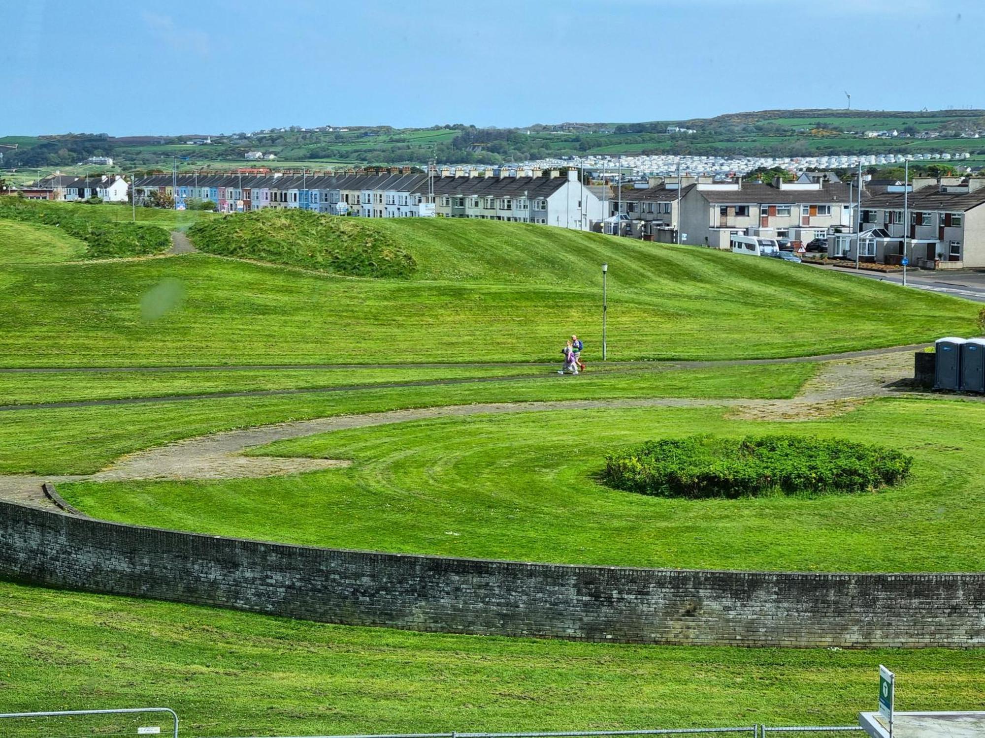 5 Dunluce Park - Portrush By The Sea Exterior foto