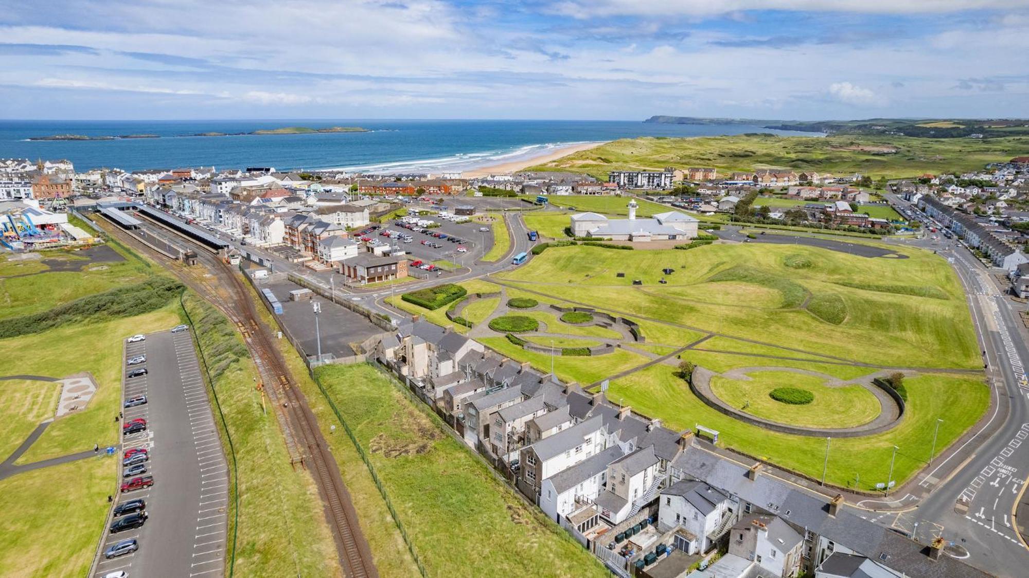5 Dunluce Park - Portrush By The Sea Exterior foto